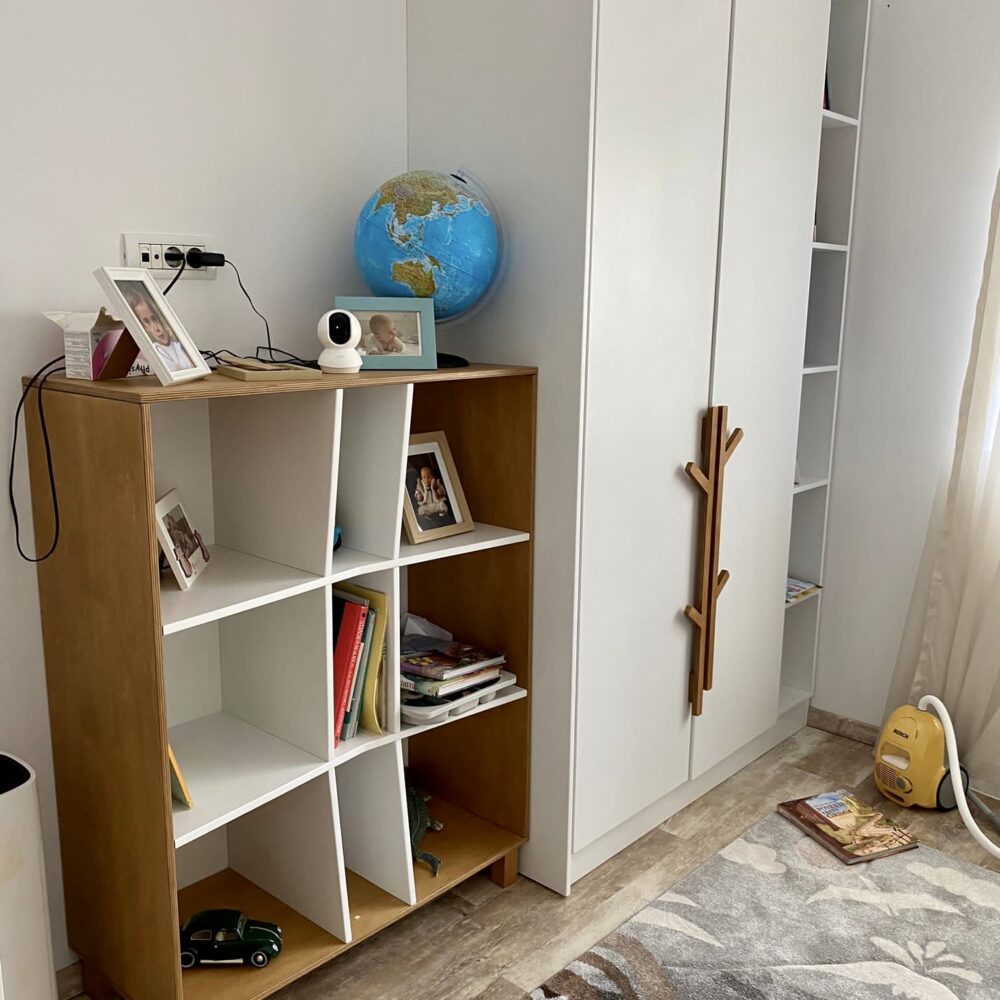 Proiect 25 – Cameră copil 10 ani, mobilier personalizat